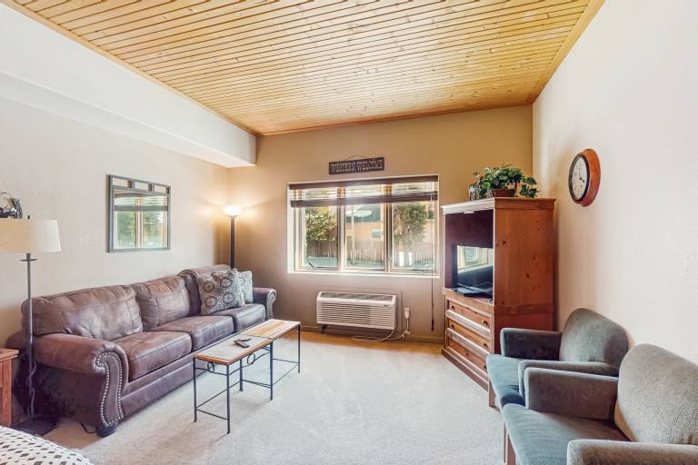 Studio flat  Keystone