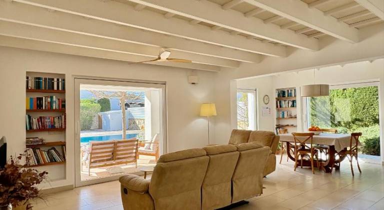 Villa with pool — photo 3