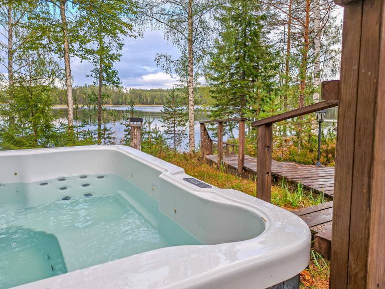 Vacation home with terrace & sauna | Nature view — photo 4