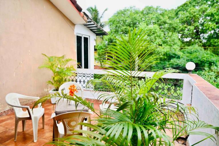 Villa with yard & pool | Water view | Next to the beach | Pets are welcome — photo 5