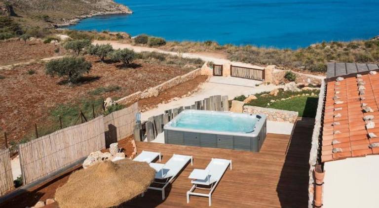 Wonderful villa with pool & hot tub | Dogs allowed — photo 3