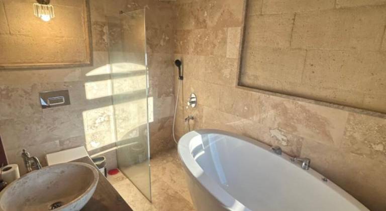 Bella vista stone house — photo 2