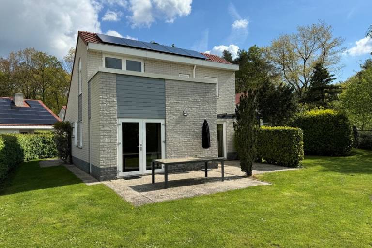 Spacious villa with heated pool, terrace & yard | Pets allowed in Venlo