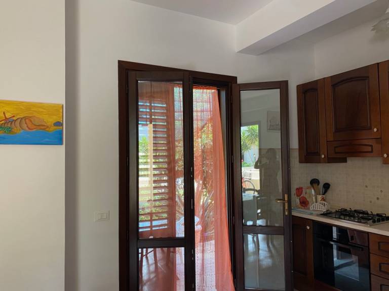 Child-friendly beautiful holiday apartment with patio & garden | Garden view | Pets are welcome — photo 4