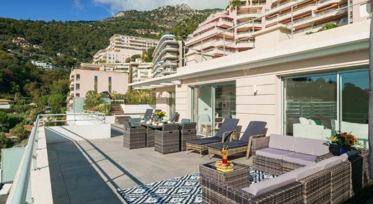 Holiday apartment with pool — photo 4
