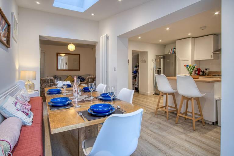 Child-friendly house with garden & fast internet | Beach view | Beach nearby | Pets are welcome in Tenby