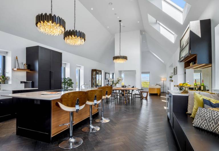 Children-friendly beautiful vacation home with yard & patio | Suitable for remote work | Dogs allowed in Galway