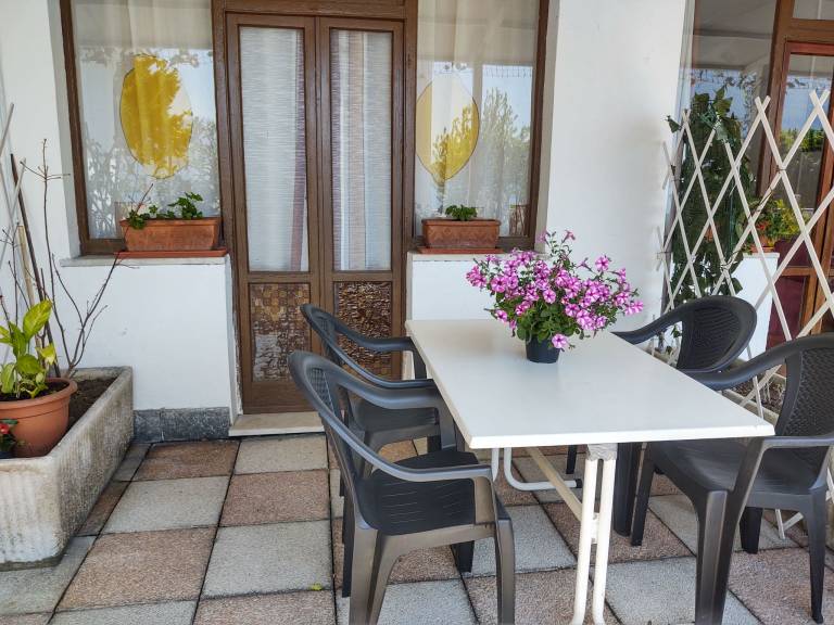 Rental apartment with patio & yard | Mountain view | Next to the beach | Pet-friendly — photo 3