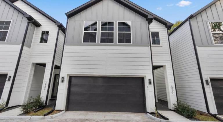 Modern 3 Bedroom 3 Bath Home Near Downtown Houston With Garage — photo 4