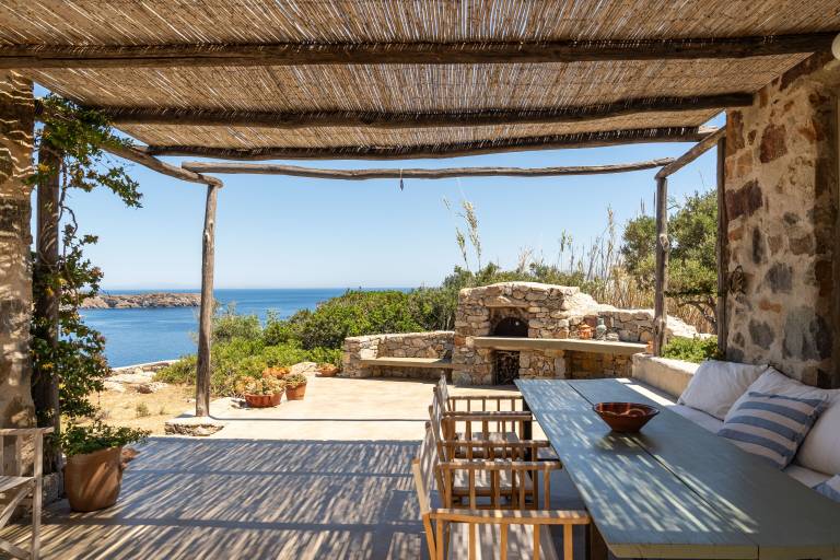 House Serifos
