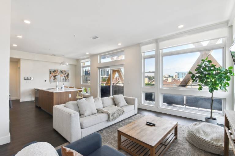 Condo Lower Highlands