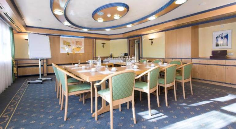 AKZENT Hotel Restaurant Altdorfer Hof — photo 4