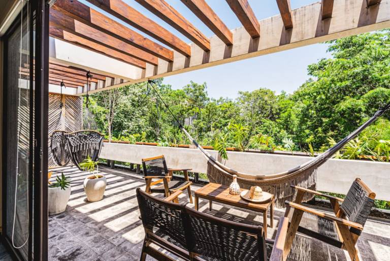 Condo with private pool — photo 4