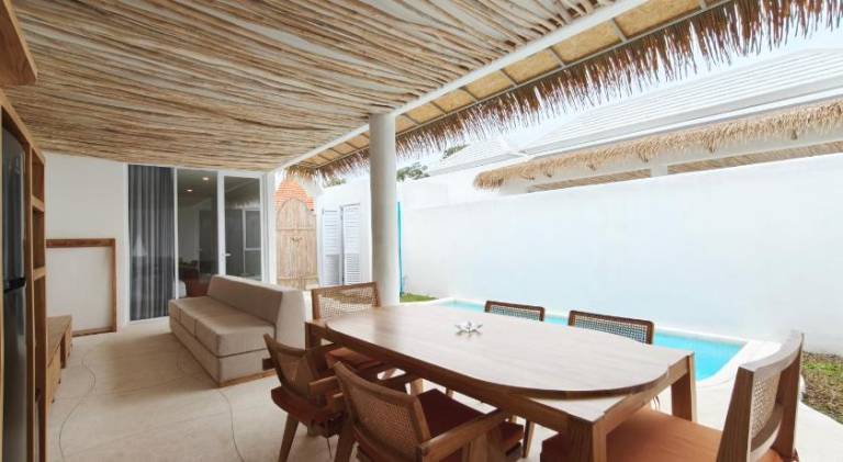 Villa with pool, yard & terrace | Pets allowed — photo 2