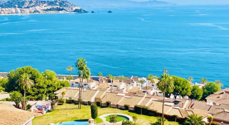 Atico -Penthouse Jardines de Adnania en Marina del Este con vistas al mar — photo 2