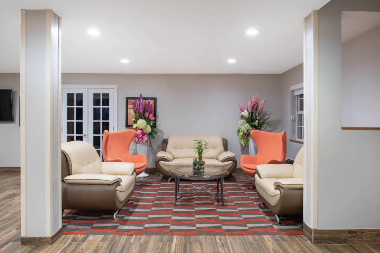 Microtel Inn & Suites by Wyndham Springfield — photo 2