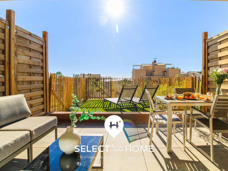 Apartment with pool & garden in Le Lavandou
