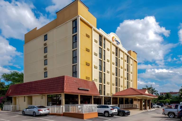 Comfort Inn OCeanside Deerfield in Deerfield Beach, FL