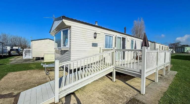Beautiful Caravan At Manor Park Holiday Park In Hunstanton Ref 23060W in Hunstanton
