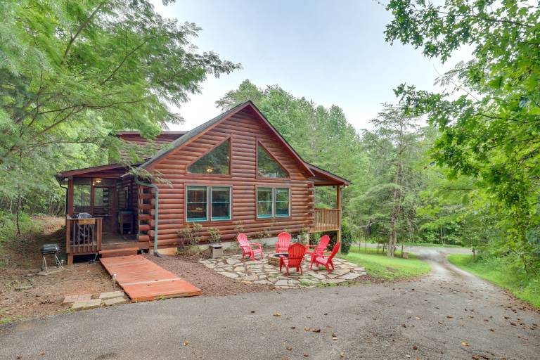 Hot Tub Soaks! 'Moonshine Manor' Near Lake Lure — photo 2