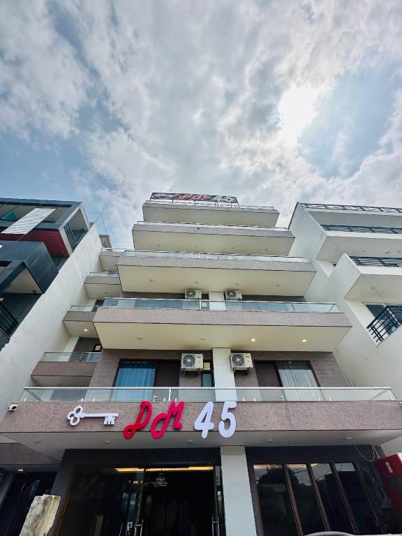 HOTEL DM 45- GURGAON CENTRAL in Gurugram