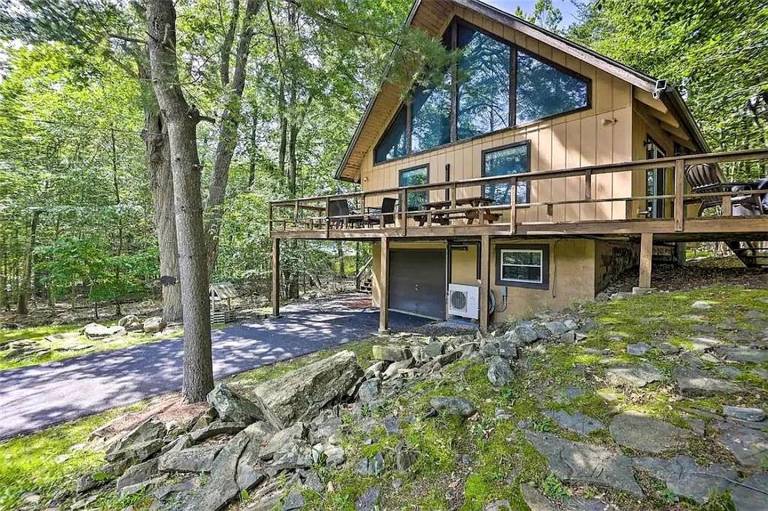 House  Tobyhanna