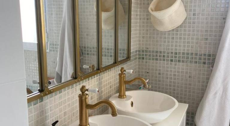 Apartment with pool — photo 2
