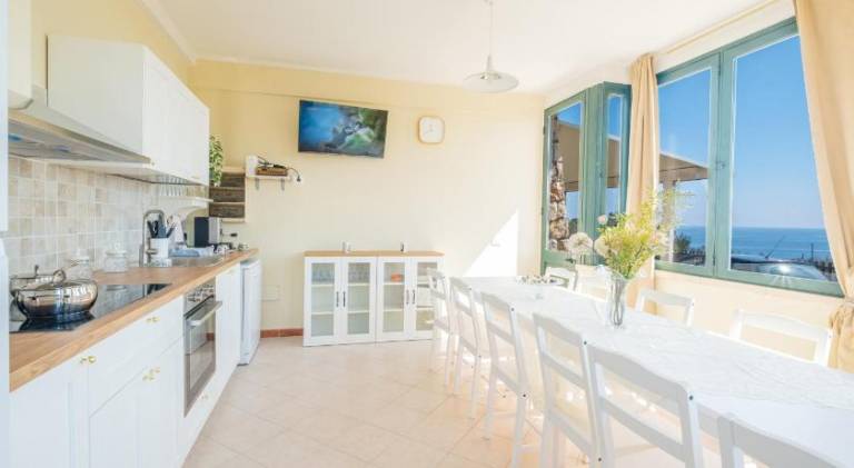 Fully equipped ample villa with garden, patio & barbeque | Pets allowed — photo 5