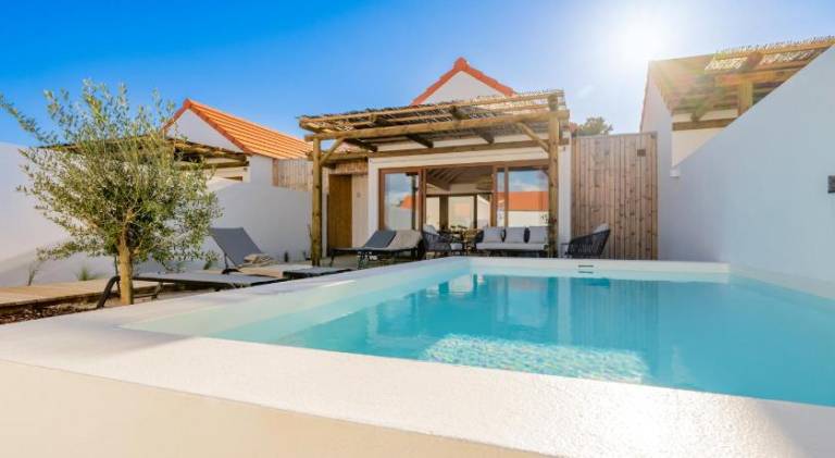 Villa with private pool, yard & terrace — photo 3