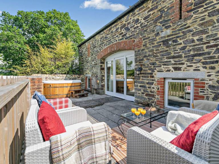 Nice cottage with garden, jacuzzi & BBQ | Pets are welcome in Launceston