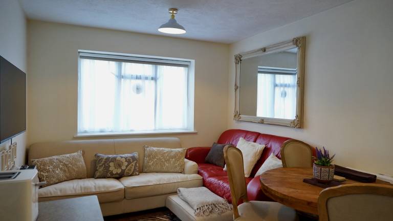 Inviting 2BDR Flat next to Crystal Palace Park