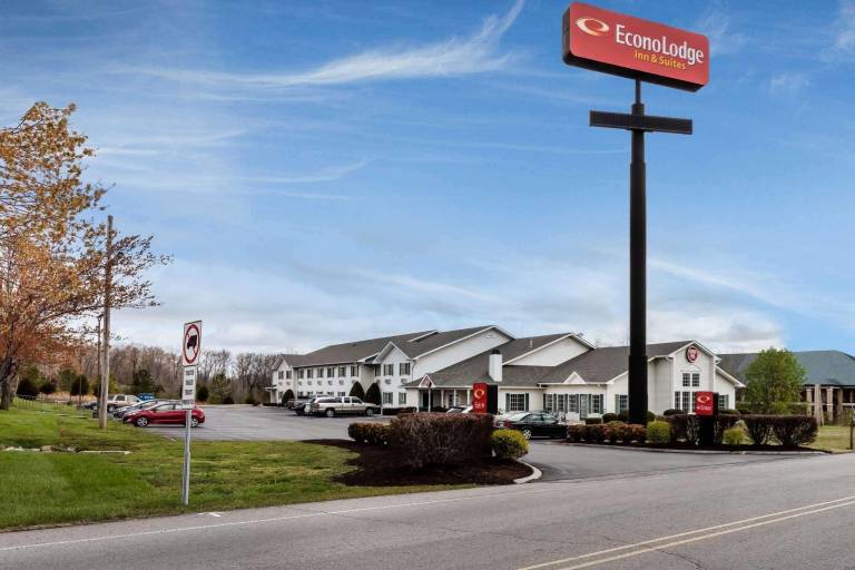 Econo Lodge Inn & Suites Dickson — photo 2