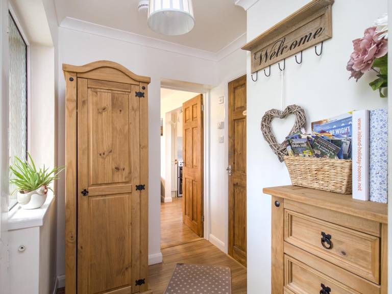 Family-friendly cottage with BBQ & garden | Pets are welcome — photo 2
