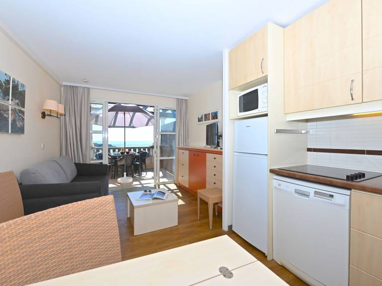 Rental apartment with pool, garden & terrace | Sea view — photo 3