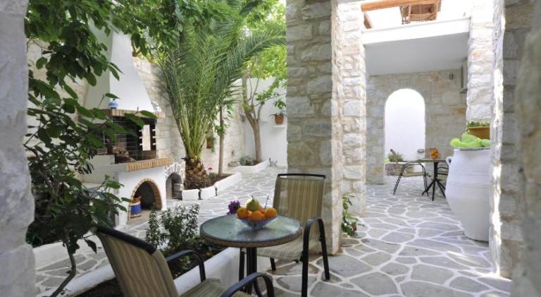 Serviced apartment with barbecue, patio & garden — photo 3