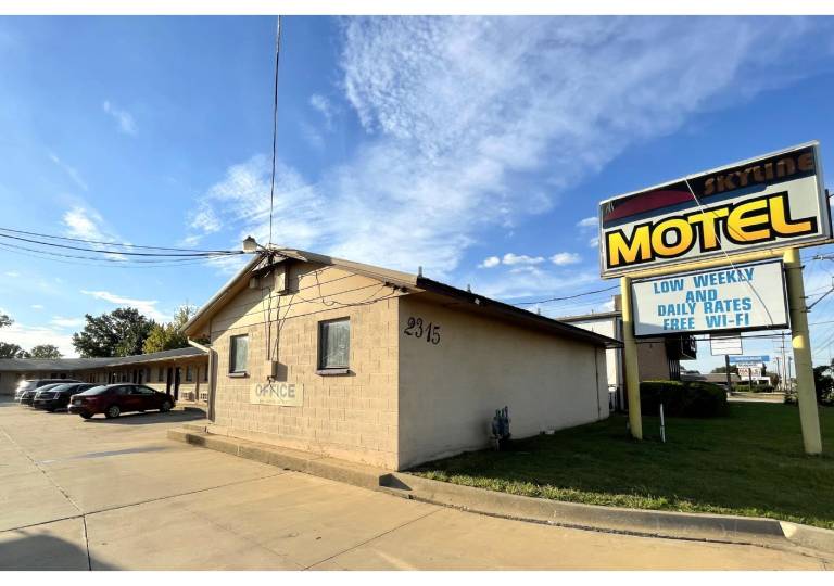 Skyline Motel Bartlesville Hwy 75 — photo 5