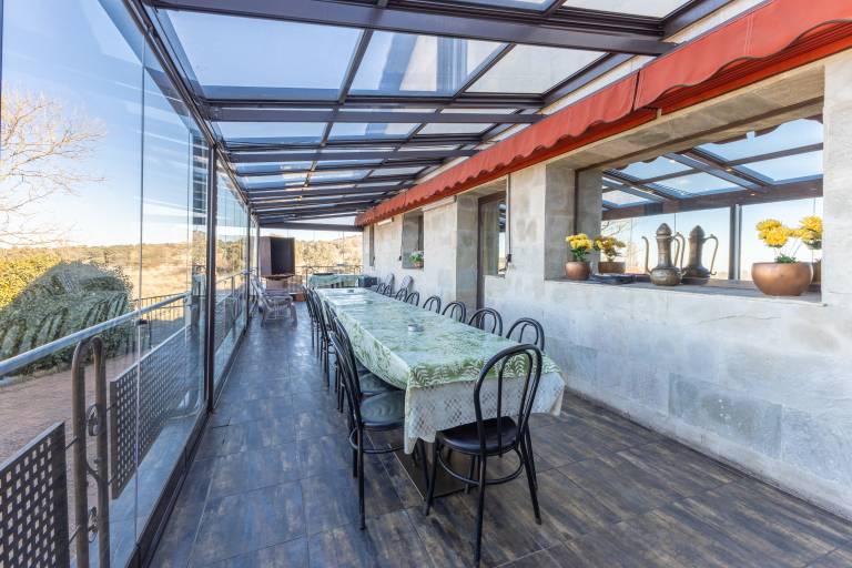 Family-friendly vacation home with patio, yard & private pool | Garden view | Pets are welcome — photo 2