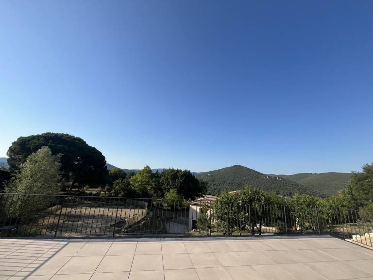 House with yard, barbecue & patio — photo 3