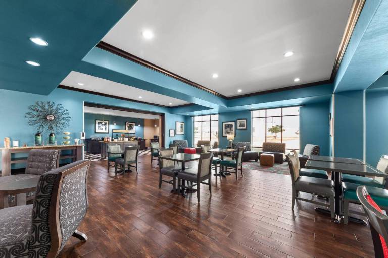 Quality Inn & Suites Pearsall — photo 2