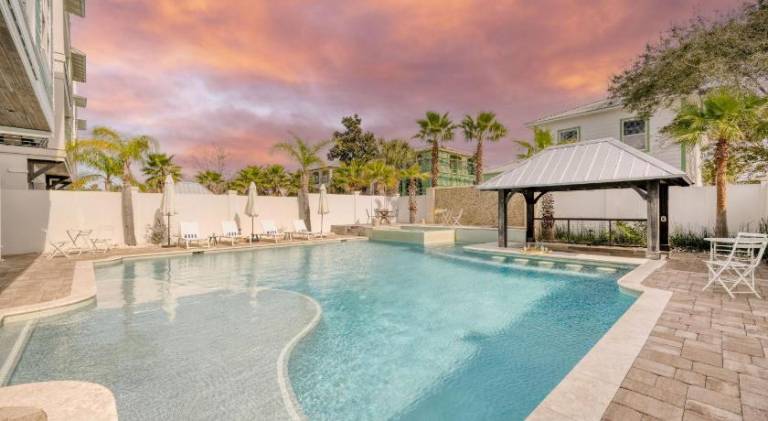Monarch by AvantStay Stunning Estate 1 Block to Beach Swim Up Bar Hot Tub Rooftop Views in Destin, FL