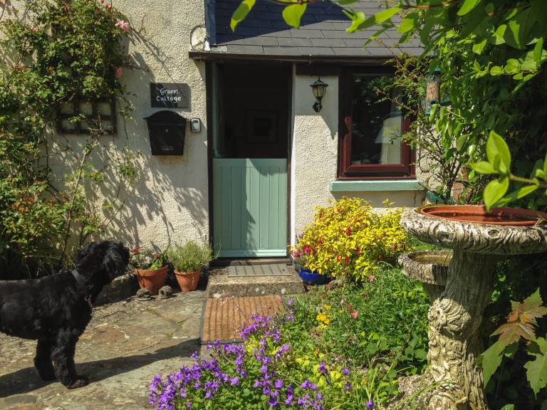 Family-friendly pleasant cottage with pool & garden | Pets allowed — photo 2