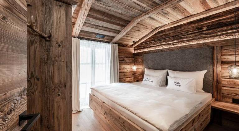 Big chalet with sauna, jacuzzi & yard | Dogs allowed — photo 2