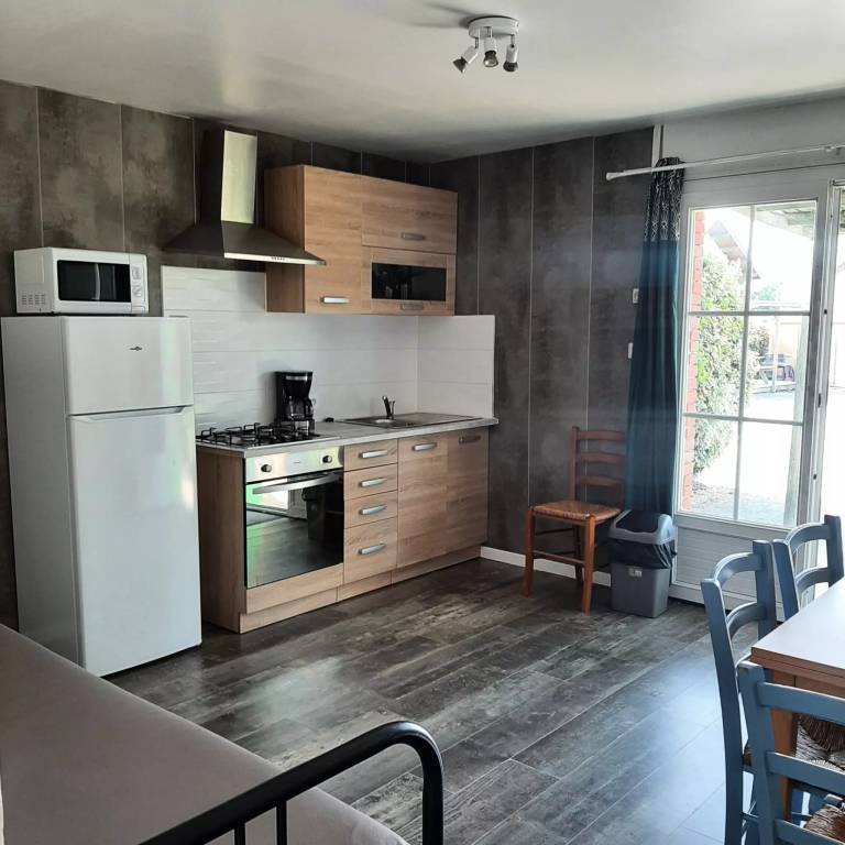 Camping Les P'tites Maisons dans la Prairie - Vacation rentals - 2 bedrooms 6 people — photo 5