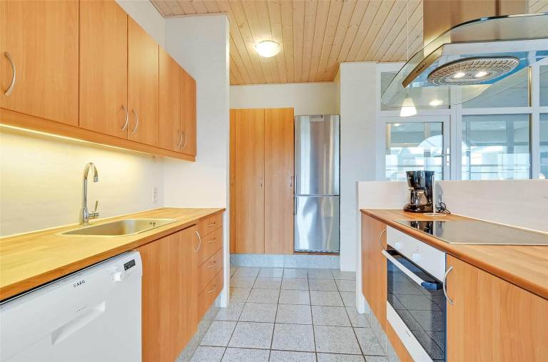 Fully equipped beautiful vacation home with pool, yard & patio | Pets are welcome — photo 3
