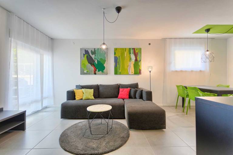 Holiday apartment with barbeque & patio — photo 2