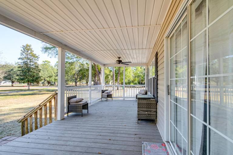 Paddle, Swim & More! Charming Home in High Springs — photo 3