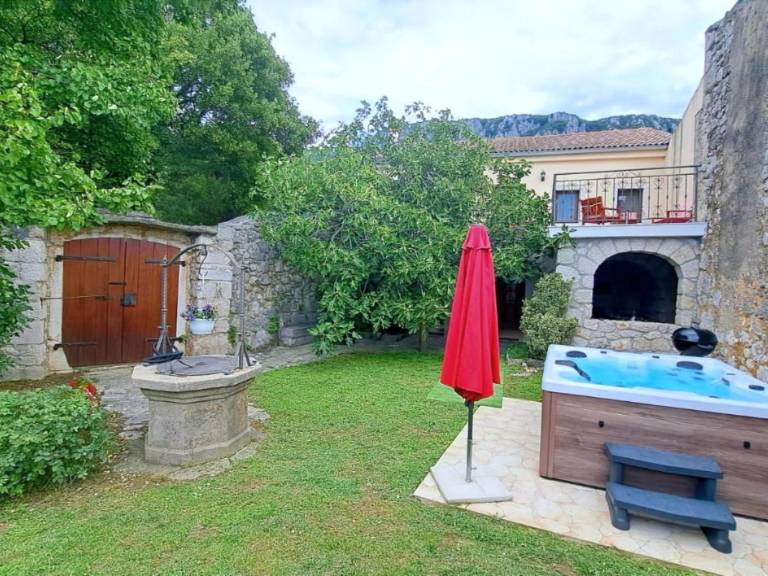 Pleasant vacation home with grill, yard & patio | Nature view | Pets allowed — photo 2