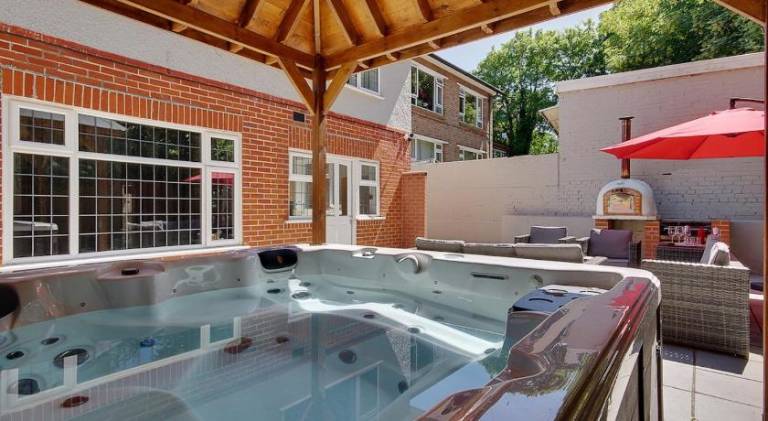 Beautiful villa with pool | Pet-friendly — photo 5
