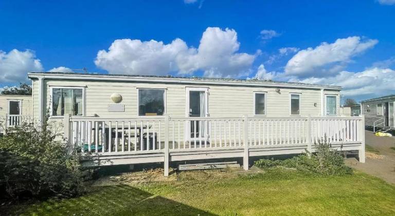 Stunning 6 Berth Caravan For Hire In Norfolk, Close To The Beach, Ref 19129S — photo 5