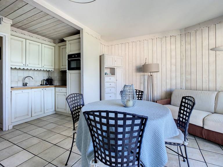 Family-friendly pleasant rental apartment | Lake view | Pets are welcome — photo 2
